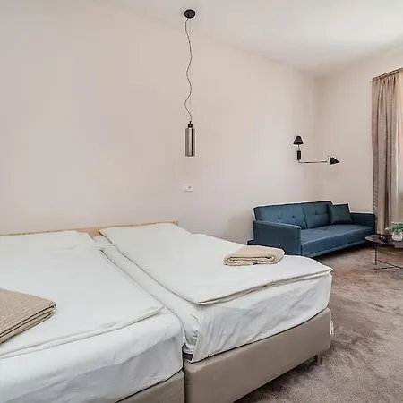 Lejlighed Modern With Balcony + Tv Prag