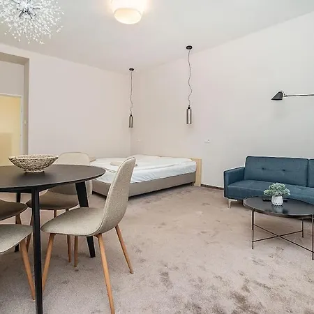 Modern With Balcony + Tv Apartment Prague