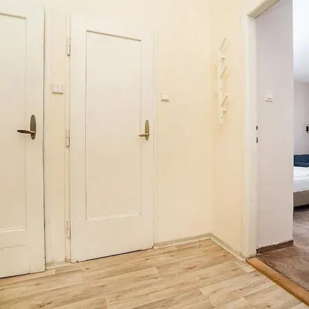 Modern With Balcony + Tv Apartmán