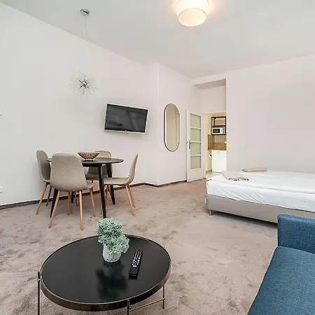Lejlighed Modern With Balcony + Tv Prag